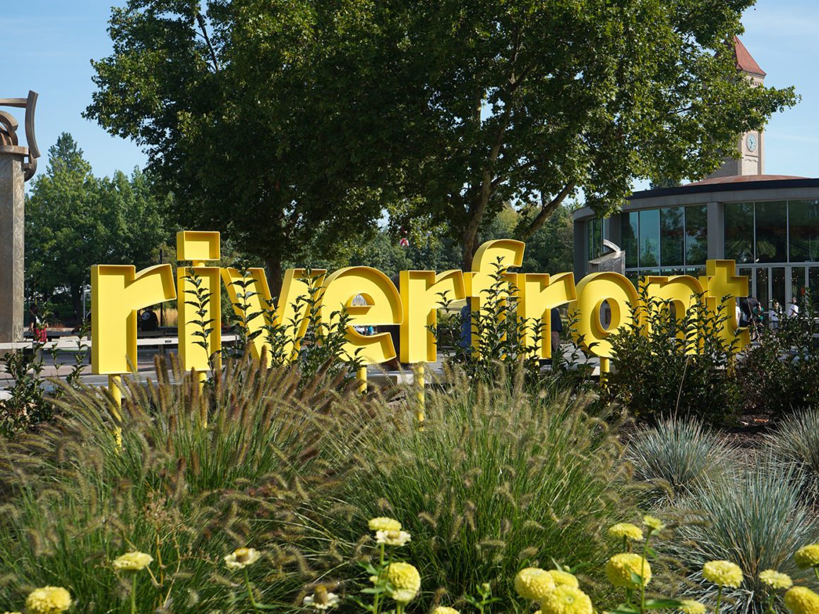 Riverfront Park Entry sign